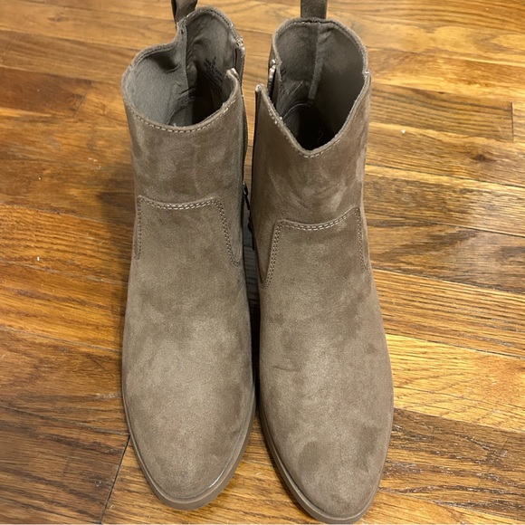 Old Navy Western Ankle Boots - Picture 2 of 5